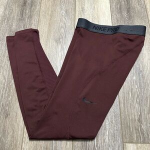 🛍️ NIKE Pro Dri - Fit maroon color with black logo new condition.